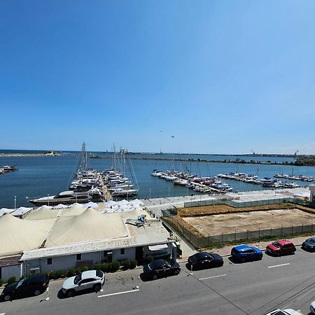 Апартаменты Blue Marina Sea View Мангалия Экстерьер фото